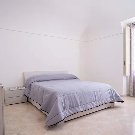 Roses Via Spalti Трапани