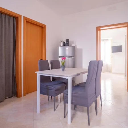 Roses Via Spalti * Трапани