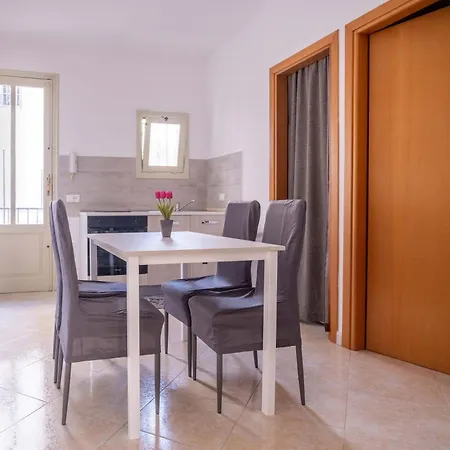 Roses Via Spalti * Трапани